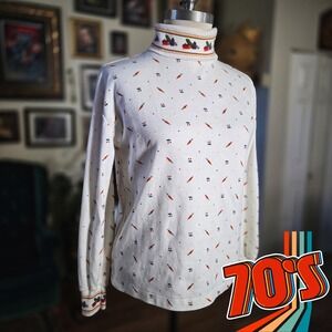 Vintage 70s Ashley Turtleneck Top White Fruit Carrot Print Cottagecore
